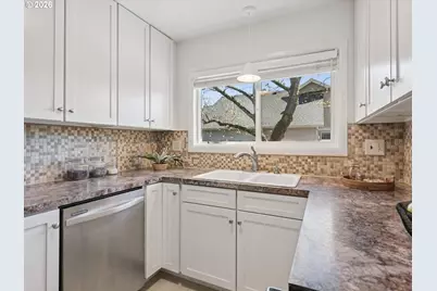 8800 SW Coral St, Portland, OR 97223 - Photo 13