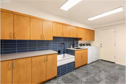 4191 SW Greenleaf Dr, Portland, OR 97221 - Photo 45