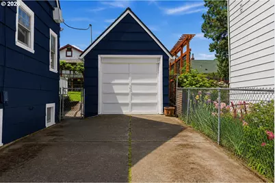 135 S 8th St, Saint Helens, OR 97051 - Photo 3