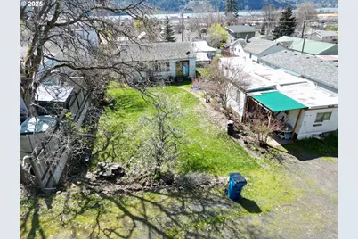 311 W Lincoln St, Bingen, WA 98605 - Photo 13