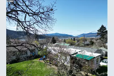 311 W Lincoln St, Bingen, WA 98605 - Photo 5