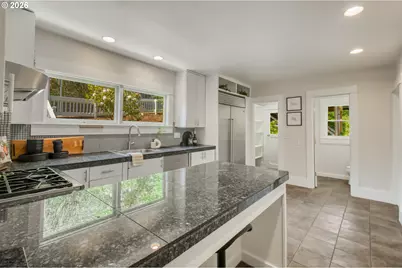 2656 SW Gerald Ave, Portland, OR 97201 - Photo 9