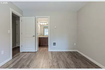 7953 NE Heiser St, Hillsboro, OR 97006 - Photo 9