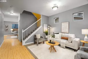 917 NE 4th Ave, Hillsboro, OR 97124 - Photo 3