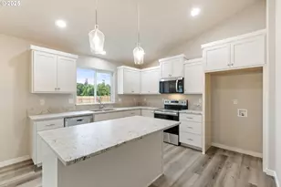 109 Citation Ct, Winston, OR 97496 - Photo 17