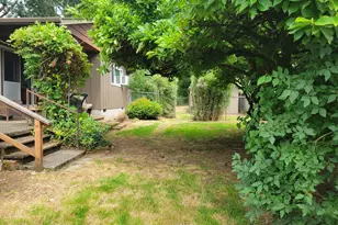 134 N 3rd St, Saint Helens, OR 97051 - Photo 5