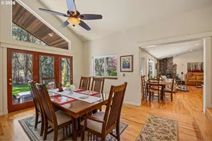 737 Pinecrest Dr, Grants Pass, OR 97526 - Photo 15