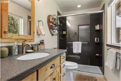 737 Pinecrest Dr, Grants Pass, OR 97526 - Photo 19