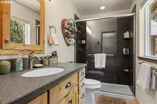 737 Pinecrest Dr, Grants Pass, OR 97526 - Photo 19