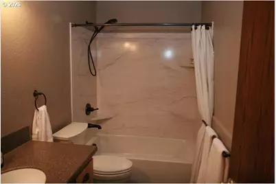 737 Pinecrest Dr, Grants Pass, OR 97526 - Photo 27