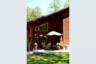 737 Pinecrest Dr, Grants Pass, OR 97526 - Photo 3