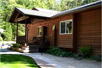 737 Pinecrest Dr, Grants Pass, OR 97526 - Photo 5