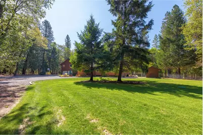 737 Pinecrest Dr, Grants Pass, OR 97526 - Photo 5