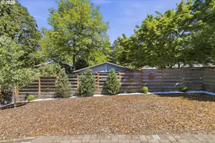 1053 Yates St, Lake Oswego, OR 97034 - Photo 33