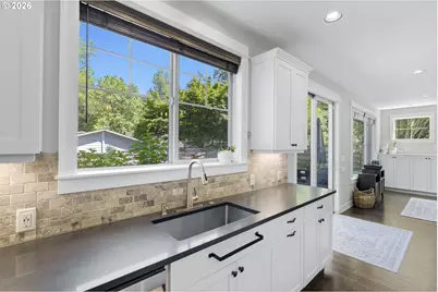 1053 Yates St, Lake Oswego, OR 97034 - Photo 15