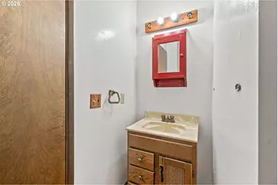 11925 NW Oatfield Ct, Portland, OR 97229 - Photo 35