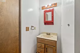 11925 NW Oatfield Ct, Portland, OR 97229 - Photo 35