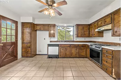 11925 NW Oatfield Ct, Portland, OR 97229 - Photo 17