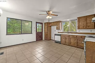11925 NW Oatfield Ct, Portland, OR 97229 - Photo 13