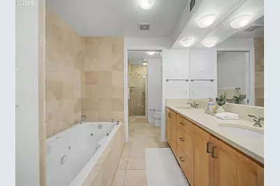 2445 NW Westover Rd #202, Portland, OR 97210 - Photo 31