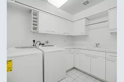 2445 NW Westover Rd #202, Portland, OR 97210 - Photo 35