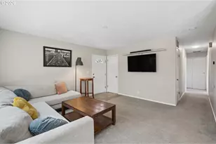 12513 NE Russell St, Portland, OR 97230 - Photo 5