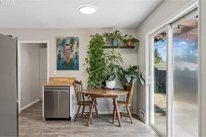 12513 NE Russell St, Portland, OR 97230 - Photo 9