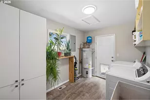 12513 NE Russell St, Portland, OR 97230 - Photo 13