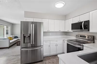 12513 NE Russell St, Portland, OR 97230 - Photo 7