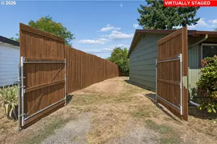 12513 NE Russell St, Portland, OR 97230 - Photo 33