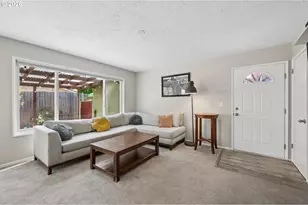 12513 NE Russell St, Portland, OR 97230 - Photo 7