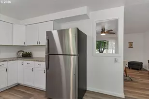 632 S 13th St, Independence, OR 97351 - Photo 15
