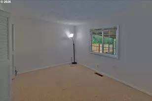 575 S 70th St, Springfield, OR 97478 - Photo 25