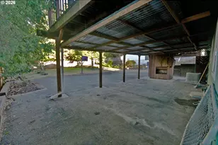 575 S 70th St, Springfield, OR 97478 - Photo 33