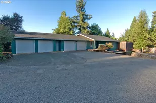 575 S 70th St, Springfield, OR 97478 - Photo 1