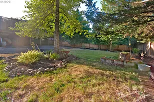 575 S 70th St, Springfield, OR 97478 - Photo 35