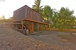 575 S 70th St, Springfield, OR 97478 - Photo 37