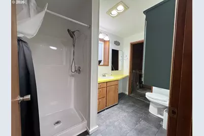 170 Hurricane Ln, Winchester, OR 97495 - Photo 29