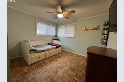 170 Hurricane Ln, Winchester, OR 97495 - Photo 15