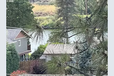 170 Hurricane Ln, Winchester, OR 97495 - Photo 25