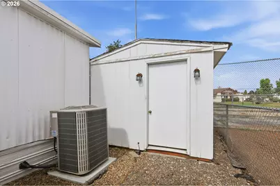 5335 Main St #208, Springfield, OR 97478 - Photo 37