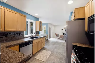 18202 SE Swanson Ln, Milwaukie, OR 97267 - Photo 15