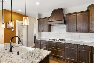 676 E White Oak Ave, La Center, WA 98629 - Photo 13