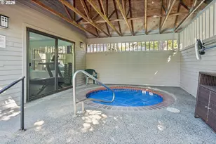 4000 Carman Dr, Lake Oswego, OR 97035 - Photo 23