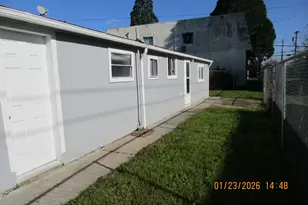 180 E 2nd Ave, Sutherlin, OR 97479 - Photo 7