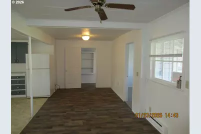 180 E Second Ave, Sutherlin, OR 97479 - Photo 9