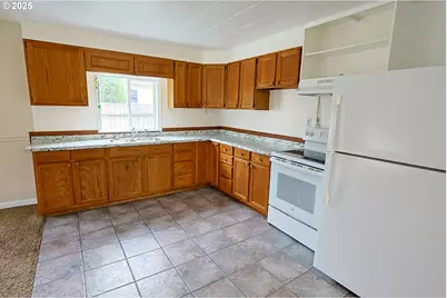 141 2nd Ave, Coos Bay, OR 97420 - Photo 19