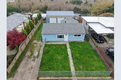 141 2nd Ave, Coos Bay, OR 97420 - Photo 3