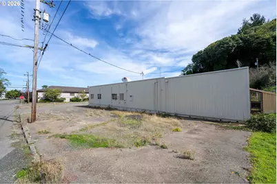 665 Hemlock Ave, Coos Bay, OR 97420 - Photo 7