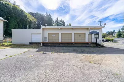 665 Hemlock Ave, Coos Bay, OR 97420 - Photo 3